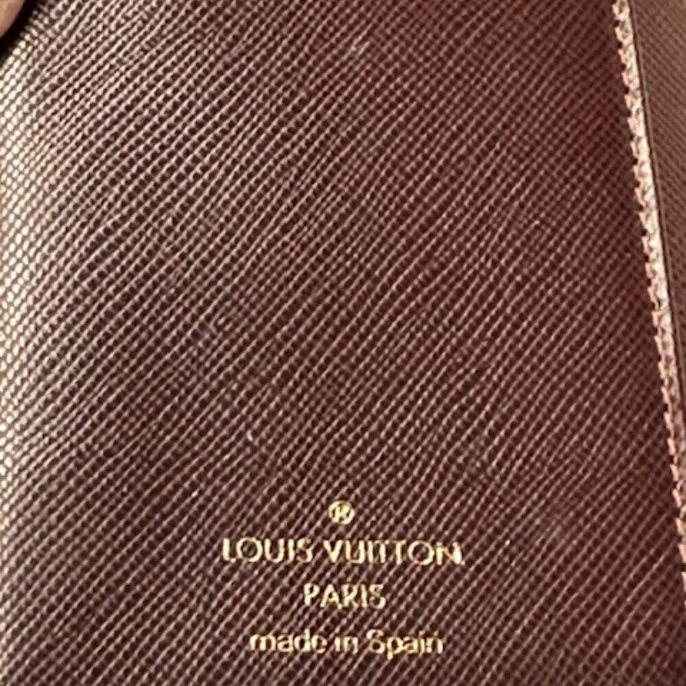 Louis Vuitton Monogram Agenda Cerise (Cherry) + 2026 calendar sheets - Picture 6 of 10